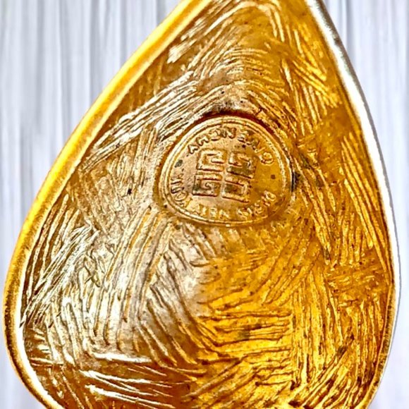 Givenchy Paris New York Earrings Gold Tone Brushed Drop Dangle Post Signed - Picture 12 of 14